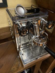 Rocket Espresso Appartamento Machine - Black