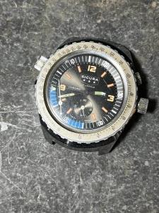 Vintage Sicura 17 Jewels Men's Chrono Diver Black Dial Wristwatch No Band