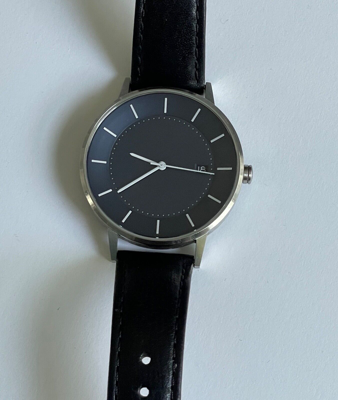 Linjer Men's Watch - Elegant Minimalist design, date and sweep hand