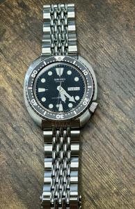 1984 Vintage SEIKO 6309-7049 TURTLE DIVE DAY DATE 44mm AUTOMATIC WATCH- USED.