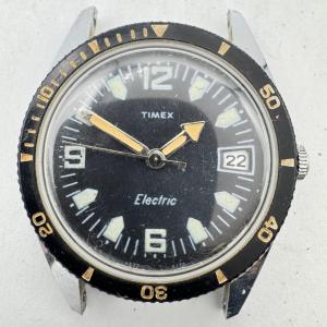 Vintage Timex 9677 4170 Bakelite Skin Diver Date Mens Electric Wristwatc G2U