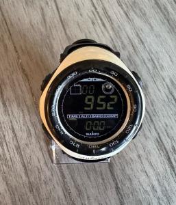 SUUNTO Vector Multifunction Digital Bone/White Case Watch (NEW BATTERY)