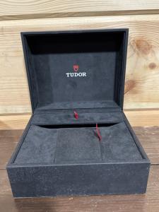 tudor watch box and papers Black Bay 58 Gold With Green Face