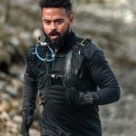 Garmin fēnix® 8 – 47 mm, Solar, Sapphire, Premium Multisport GPS Smartwatch, Long-Lasting Battery Life, Dive-Rated, Built-in LED Flashlight, Carbon Gray DLC Titanium with Pebble Gray Band