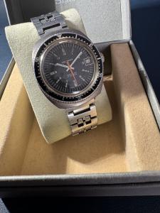 Vintage 1972 Waltham Stainless Steel Diver Style Mens Watch