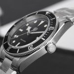 Quartz Diver Watch for Men with Sapphire Crystal