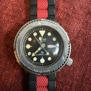 Vintage SEIKO Professional Diver 7549-7010 “Baby Tuna” Day Date Quartz JAPAN215