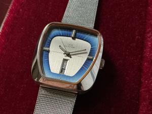 STUNNING 1970s MCM GLYCINE COMPRESSOR AUTOMATIC, BLUE FADE DIAL! NEW OLD STOCK!