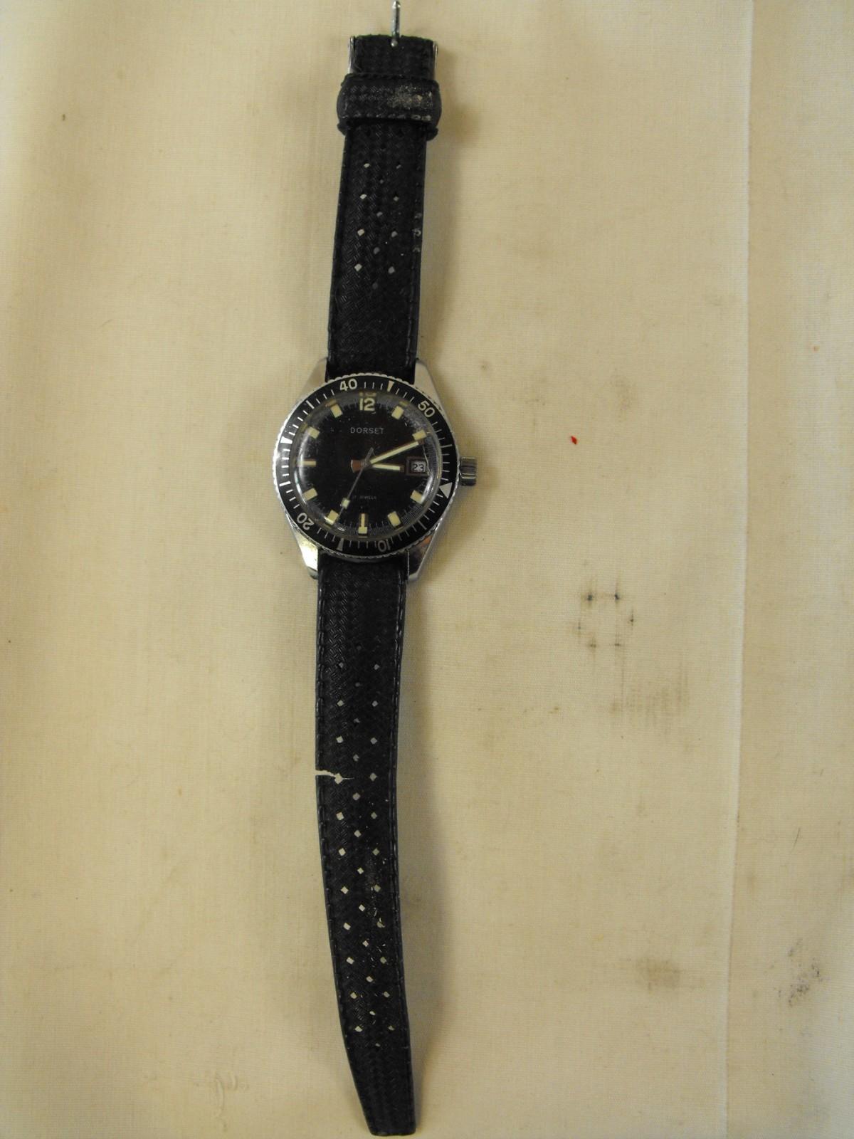 DORSET 1970s Vintage Swiss Men Sport Diver Wrist Watch 17 Jewel - WORKS