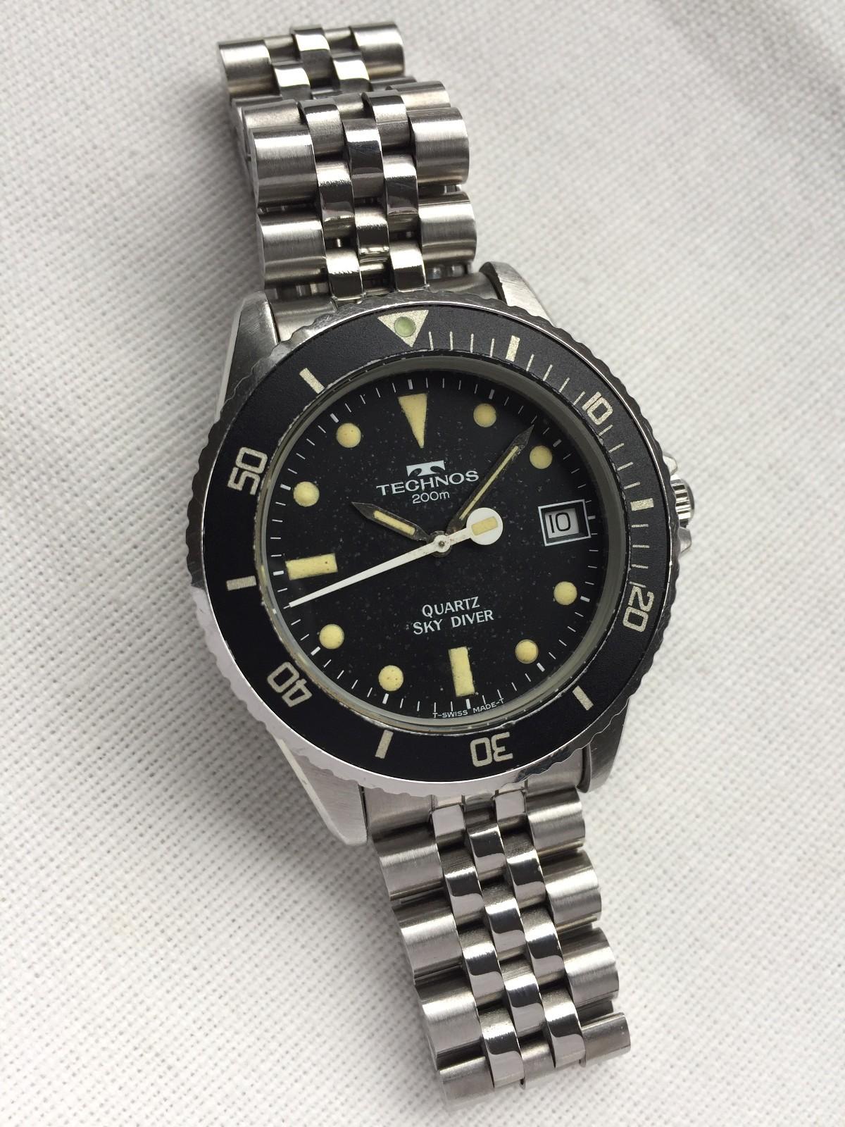 Vintage Technos Sky Diver Quartz Swiss Made Watch