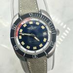 VTG Unichron Dive Watch Men Silver Tone Blue Dial Date 17 Jewels Automatic Works