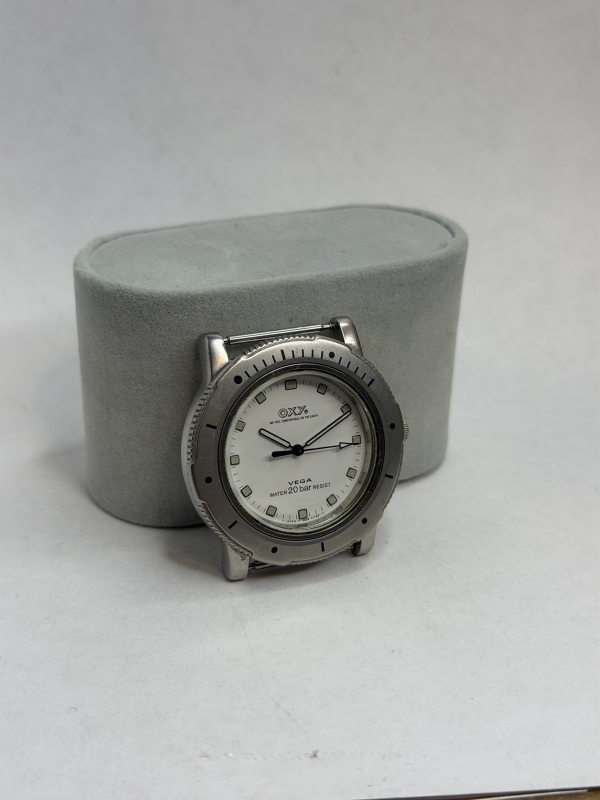 Vintage OXY Vega Quartz Watch White Dial 20 BAR Diver Style New Battery Running