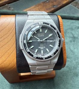 Vintage Seiko Quartz Sports 100 Men’s Dive Watch Serviced 6923-7109