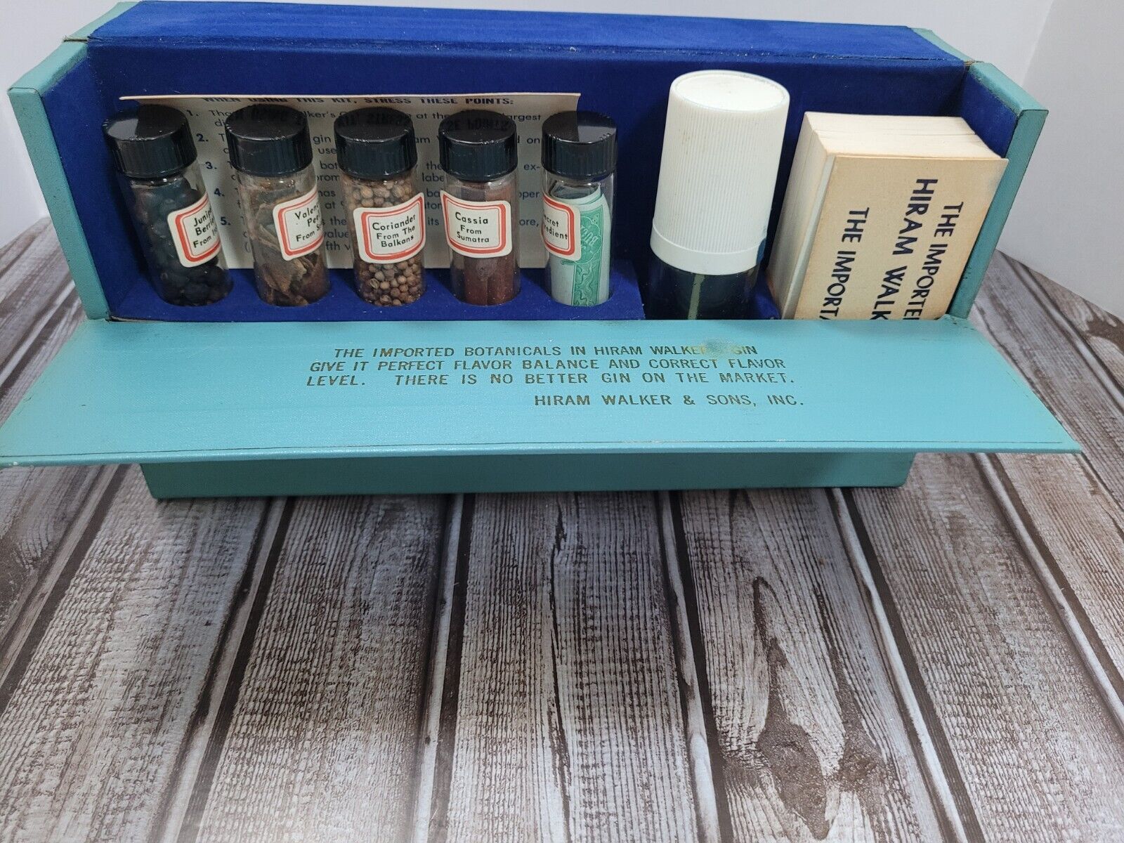 Hiram Walker London Dry Gin Salesman Sample Kit