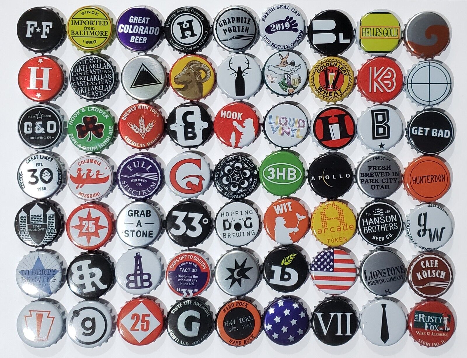 Diverse Collection: 500 Bottle Caps, Dent-Free