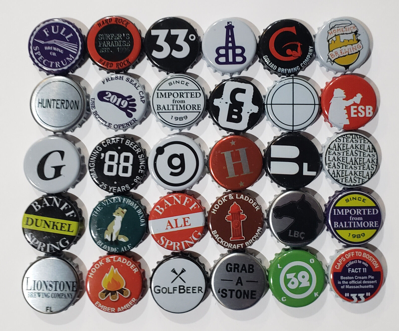 Assorted Beer Bottle Caps Set - 500 Caps