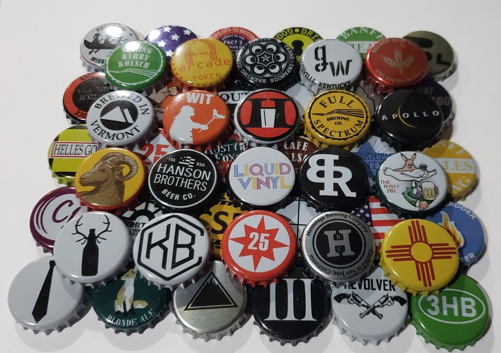 Diverse Collection: 500 Bottle Caps, Dent-Free