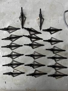 42-Piece Archery Kit: Broadheads, Tips, Blunts