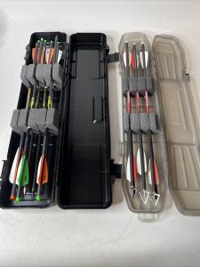 13 Aluminum & Carbon 20” Crossbow Arrows with Cases