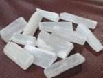 Sawcart ½ Lb Selenite Bulk Rough Raw Rock Natural Crystal Gem Stone for Cabbing, Tumbling, Lapidary, Polishing, Wire Wrapping, Fountain, Wicca, Reiki Healing, Mediation, Chakra Balancing, Yoga
