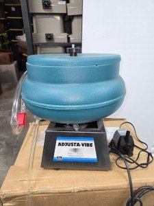 Raytech ADJUSTA-VIBE Vibratory Rock Tumbler Finisher Polisher Deburr AV-25 Lyman
