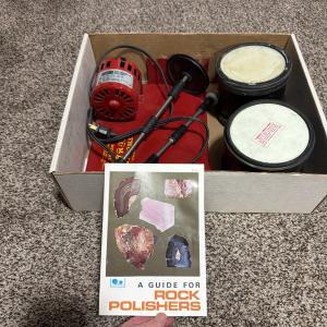 Thumler's Tumbler A-R2 Rotary Rock Polisher