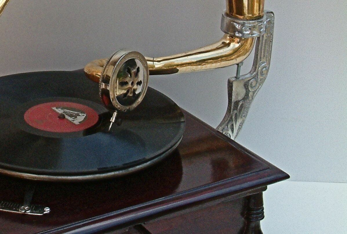Vintage Wind-Up Brass Horn Gramophone Player