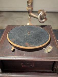 Gramophone Mechanism with Working Speed Parts