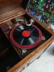 Itonia Hand Crank Oak Gramophone c.1910s