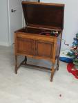Itonia Hand Crank Oak Gramophone c.1910s