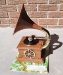 Mini Bluetooth Gramophone Player with Metal Horn