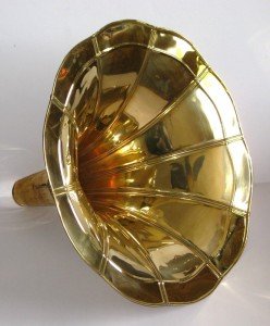 Retro Brass Horn Gramophone Replica Collectible Ornament