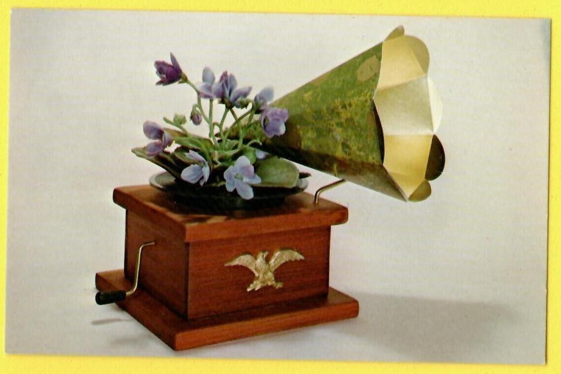 Vintage Musical Instrument Phonograph Gramophone 1845