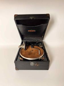 Vintage Style Gramophone Record Player
