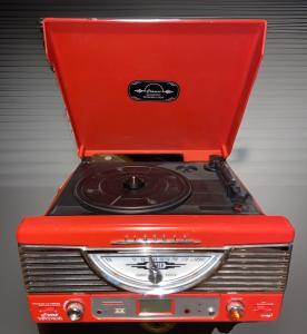 Retro Style Turntable with USB and SD Card