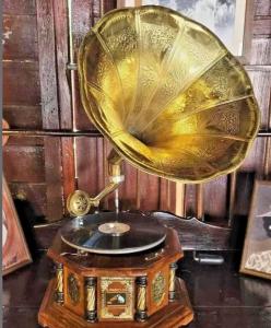 HMV Antique Wind-Up Gramophone with Brass Horn