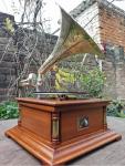 Fully Functional Antique Gramophone Phonograph Record Player