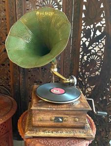 Functional Solid Gramophone Record Player Gift