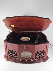 Emerson Vintage Turntable with AM FM Radio