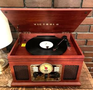 Retro Style Gramophone Player for Vinyl and CD