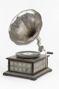 M.A & SONS Vintage Hand-Crank Gramophone Player