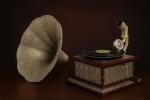M.A & SONS Vintage Hand-Crank Gramophone Player