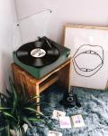 Vintage 3-Speed Belt-Driven Vinyl Record Player