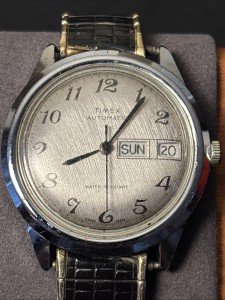 Vintage Silver Tone TIMEX Men's Automatic Watch