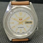 Vintage Seiko 5 Automatic Men's White Dial Watch