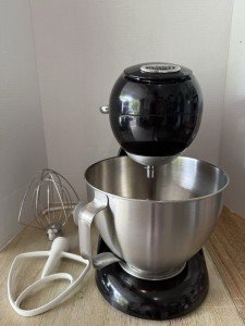 Hamilton Beach Vintage All-Metal 12-Speed Mixer
