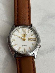 Vintage Seiko 5 Ivory Dial Men's Watch