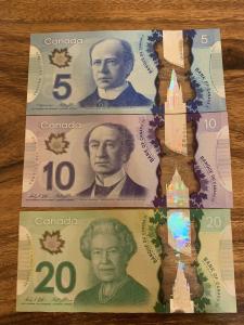Vintage Canadian Banknotes Set - 35 Dollars Total