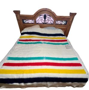Hudson's Bay Vintage 4 Point Wool Blanket 86"x67