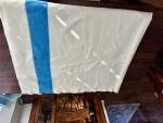 Hudson's Bay Blue and White 72x90 Blanket